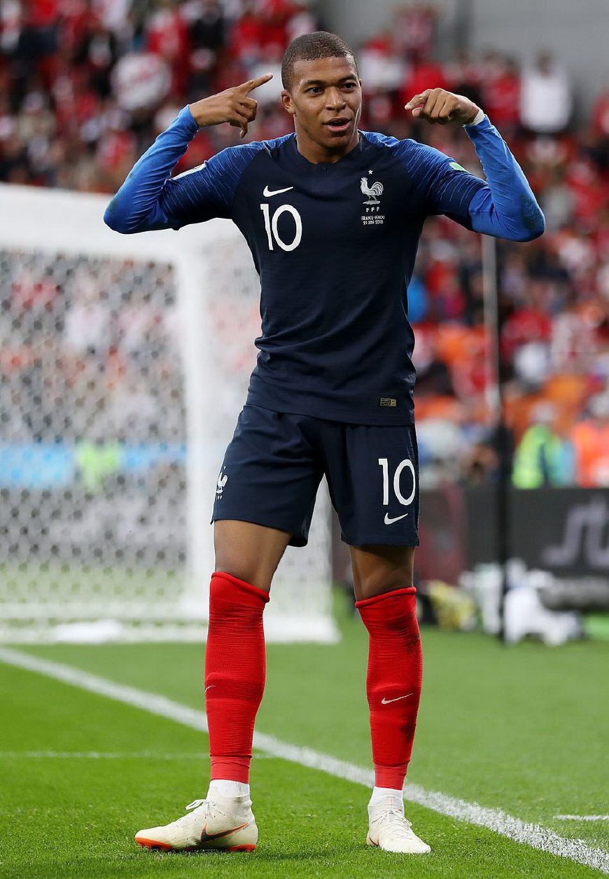 意媒：尤文想签下一名组织型中场，正关注埃尔切的门多萨（意媒称尤文寻觅组织型中场，已将目标锁定埃尔切的门多萨）