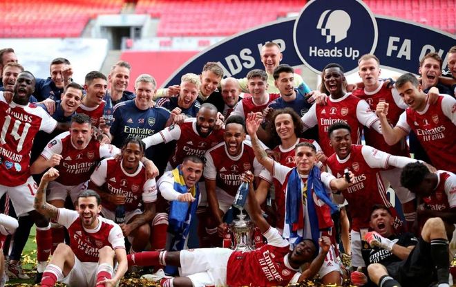 欧冠-萨拉赫破门埃利奥特建功 利物浦2-1里尔（欧冠：萨拉赫破门、埃利奥特进球，利物浦2-1击败里尔）