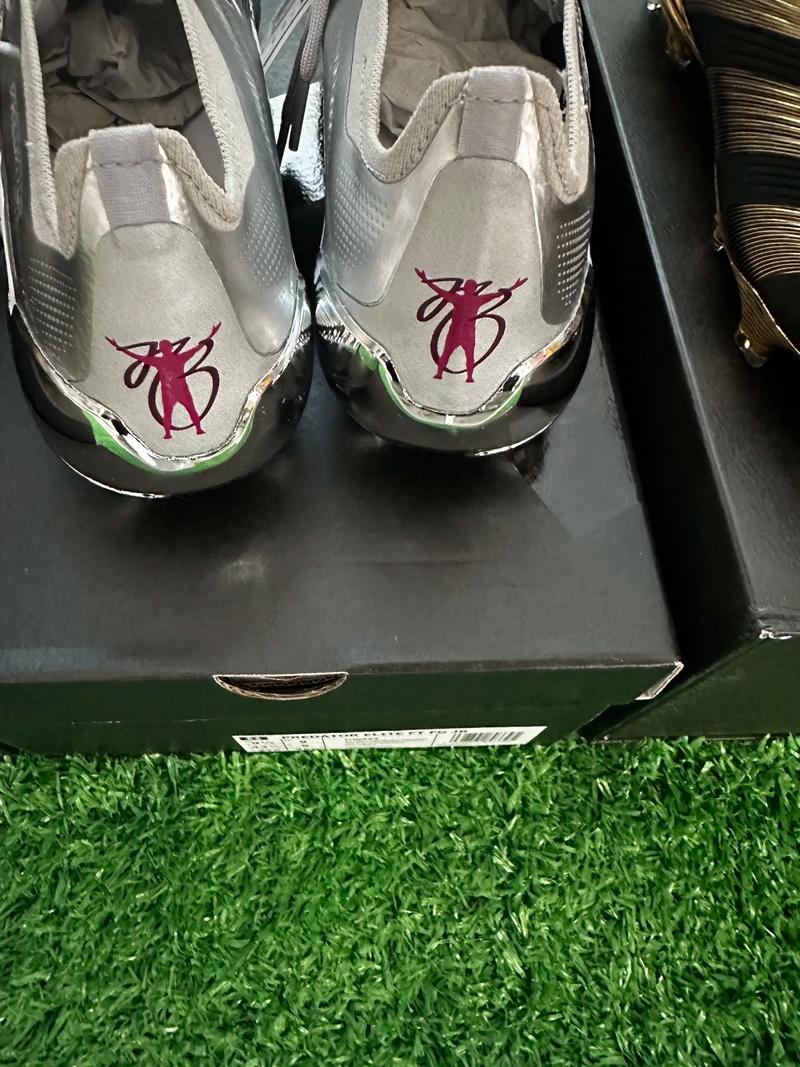 80岁后还能潇洒挥杆，才是高尔夫球友的终极浪漫（八十岁仍能自在挥杆，才是高球人的终极浪漫）