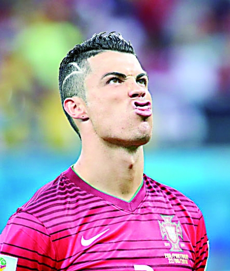 德甲半程最佳阵容：拜仁6人入选（德甲半程最佳阵容揭晓：拜仁6人上榜）