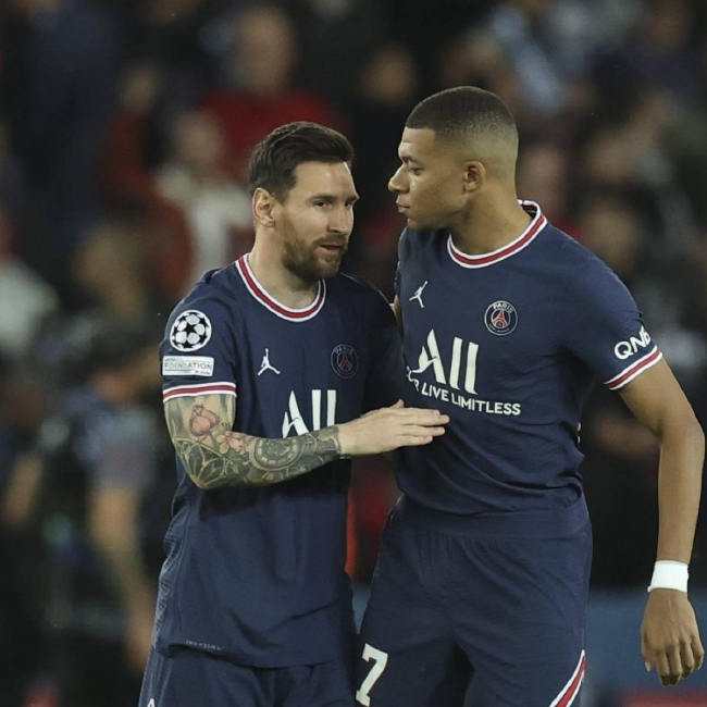 NBA球员交易动态及球队影响（NBA交易动向与球队格局）