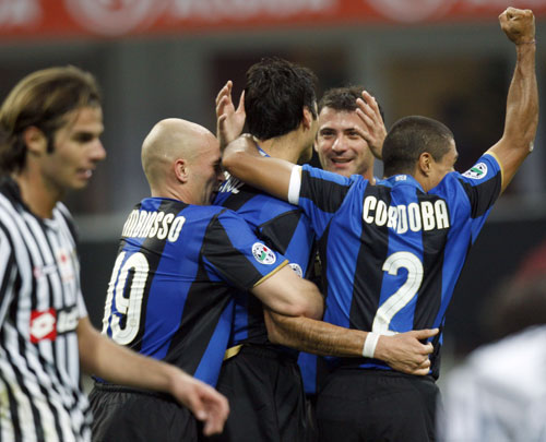 热刺旧将：弗兰克每隔五分钟就改变战术，澳波更有魄力（热刺旧将：弗兰克五分钟一变招，澳波更显魄力）