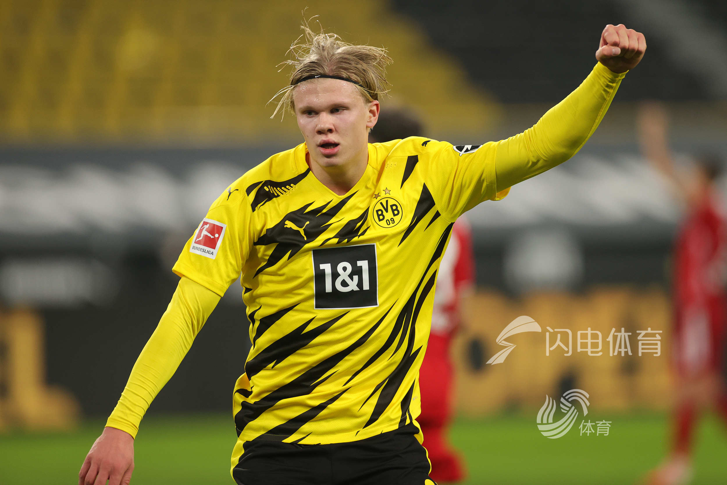 太阳报：贝克汉姆在一家高档酒吧举办派对，庆祝自己封爵