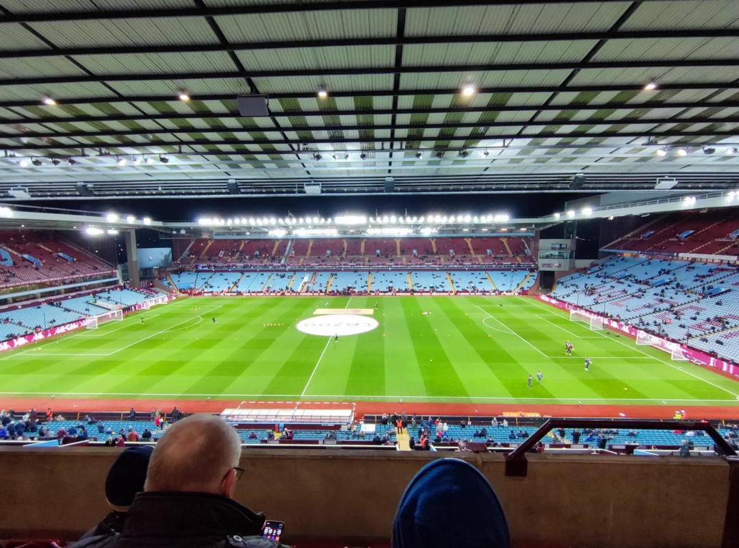 2025中超最佳青年球员候选：王钰栋、吾米提江领衔（2025中超最佳青年球员候选名单出炉：王钰栋、吾米提江领跑）