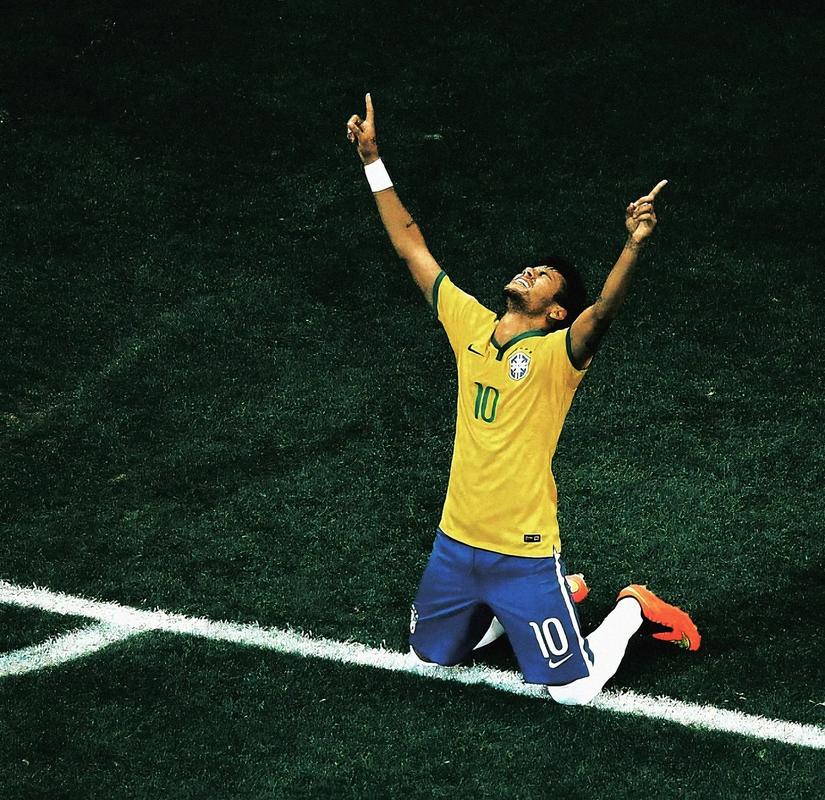 第10个亚军，申花上次拿到中国足球顶级联赛冠军还是30年前（申花第10次屈居亚军，上次问鼎中国顶级联赛已是30年前）