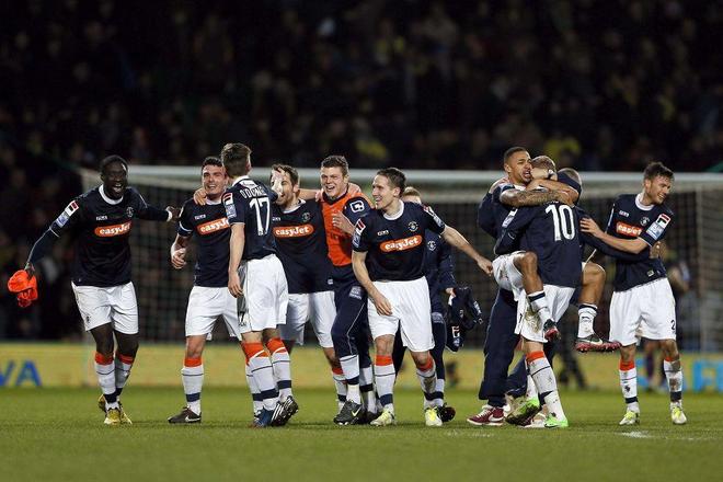 王晓龙：在西班牙踢球竞争很大，缺乏学习和社交能力会很困难（王晓龙：西班牙足坛竞争激烈，缺乏学习与社交能力将举步维艰）